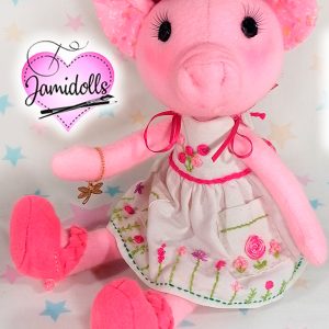 Flora, la cerdita. Con ropa y accesorios.